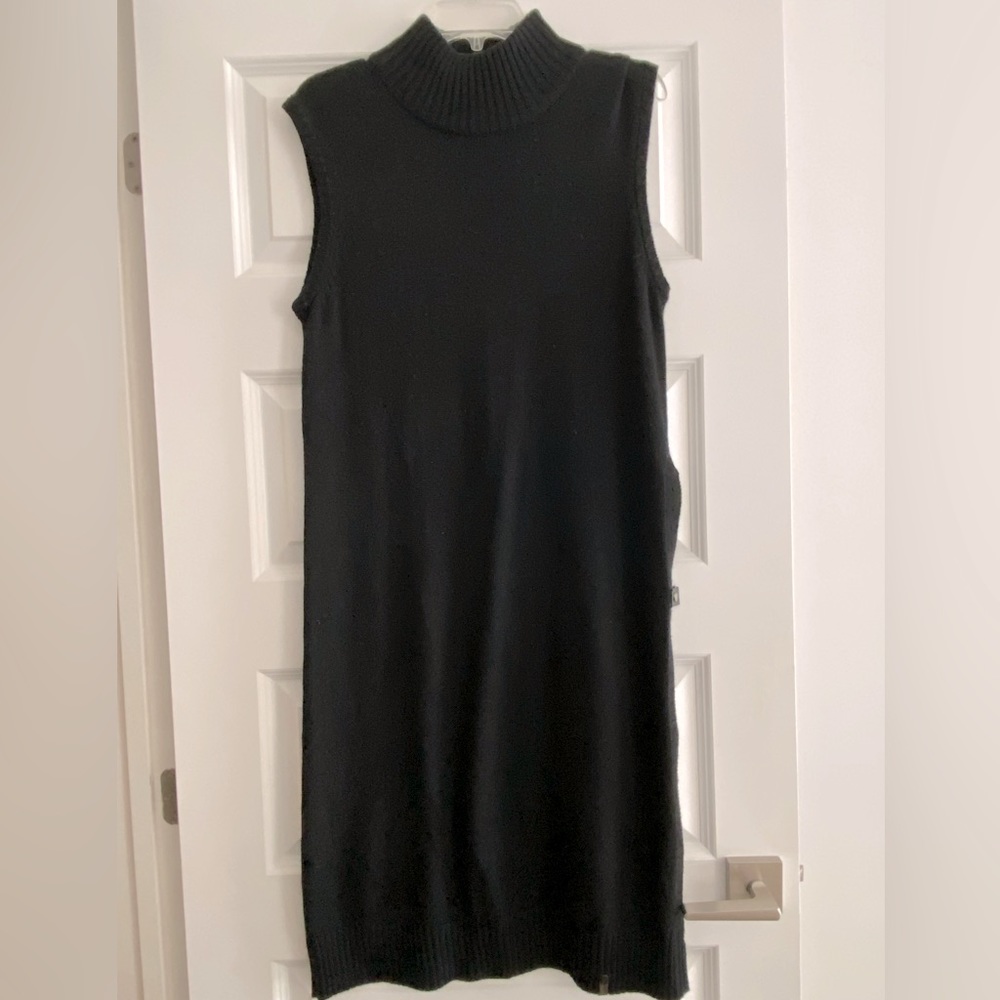 RUDSAK Sleeveless Black Knit Maxi Dress